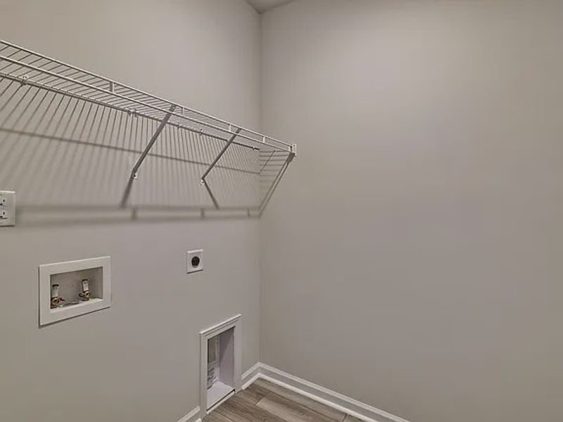 Spacious, unfurnished interior of a new home in Amber Hill, West Columbia (Image 11).