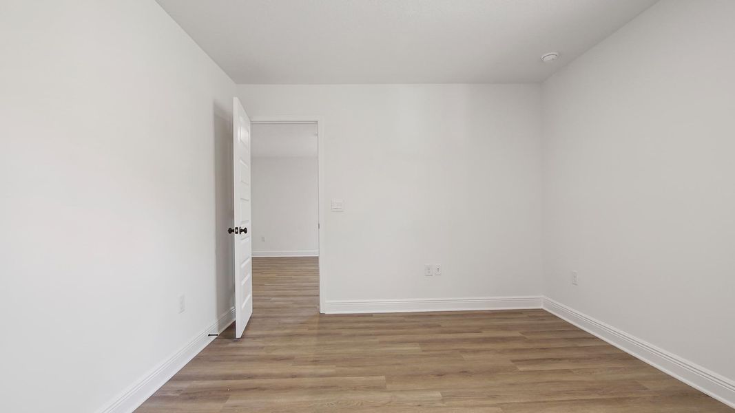 Spacious, unfurnished interior of a new home in Colonial East, Panama City Beach (Image 27). Spacious, unfurnished interior of a new home in Colonial East, Panama City Beach (Image 27).