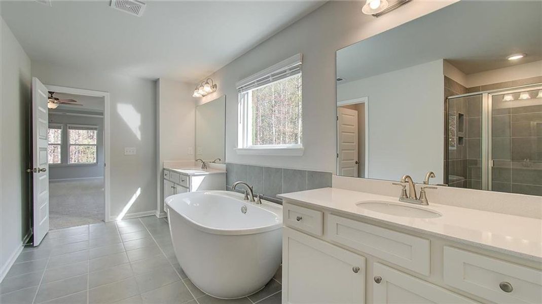 Furnished interior view inside a new home in Trinity Park, McDonough (Image 9).