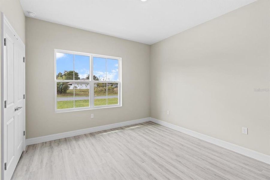 Spacious, unfurnished interior of a new home in , Ocala (Image 33).
