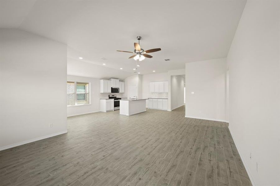 304 COmanche- Living Room (1)