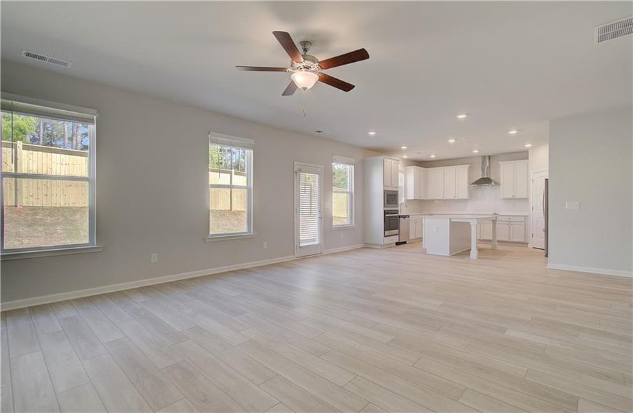 Spacious, unfurnished interior of a new home in Bowers Farm, McDonough (Image 18).