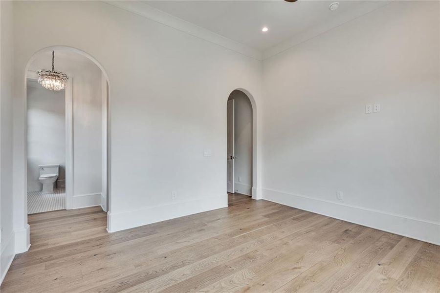 Spacious, unfurnished interior of a new home in , Alpharetta (Image 63).