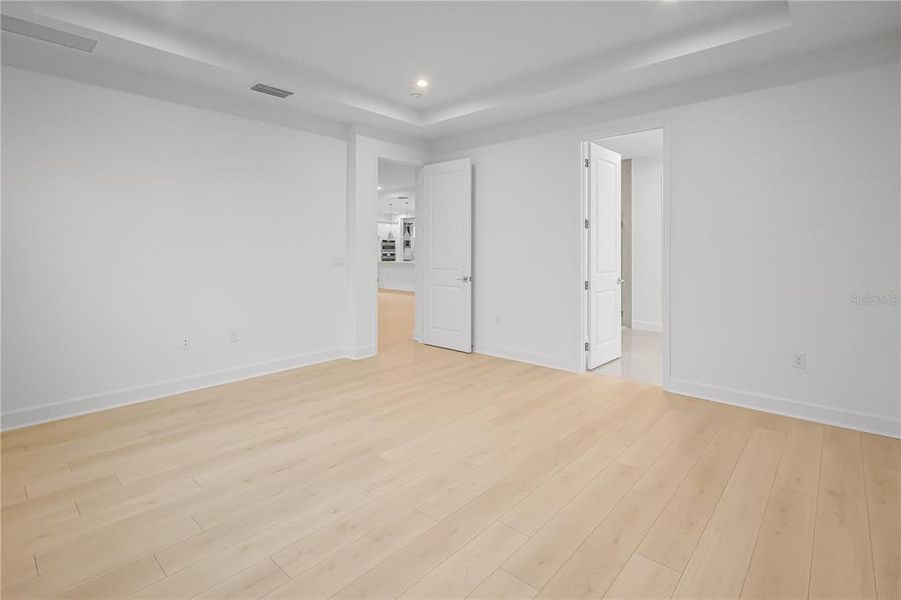 Spacious, unfurnished interior of a new home in Cresswind at Lake Harris, Tavares (Image 23). Spacious, unfurnished interior of a new home in Cresswind at Lake Harris, Tavares (Image 23).