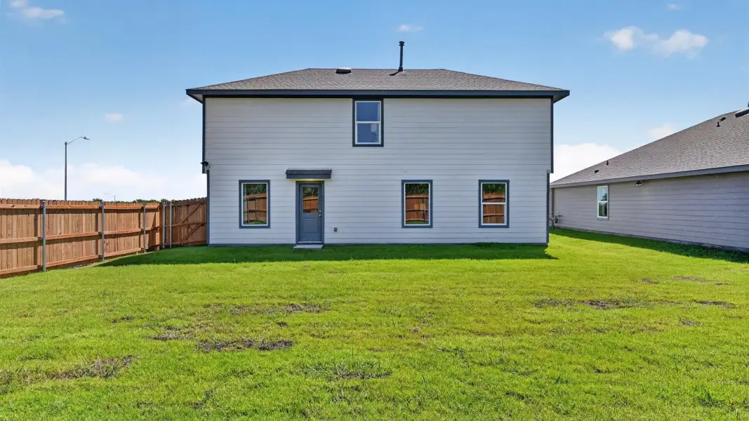 Exterior details and patio area of a home in Sunnycreek, Crowley (Image 2).