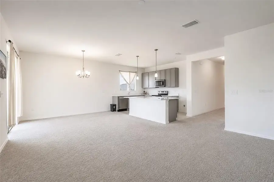 Spacious, unfurnished interior of a new home in , Mascotte (Image 22). Spacious, unfurnished interior of a new home in , Mascotte (Image 22).