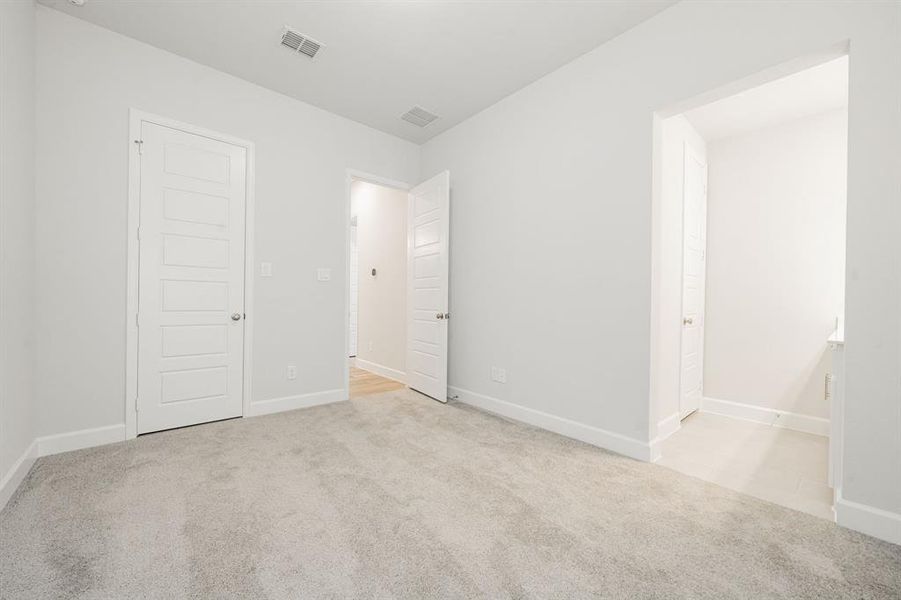 Spacious, unfurnished interior of a new home in Ventana 70', Fort Worth (Image 22).