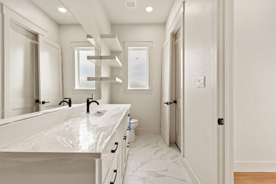 Furnished interior view inside a new home in , Bryan (Image 5).