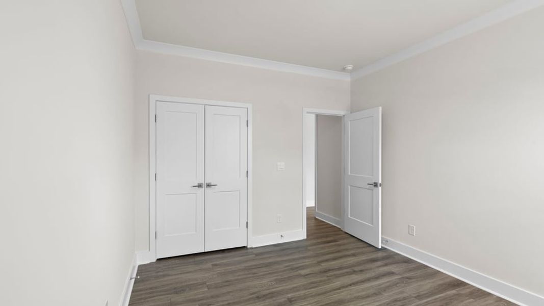 Spacious, unfurnished interior of a new home in Hemlock, Williamston (Image 22).