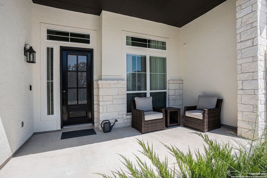 Furnished interior view inside a new home in Mesa Western, Cibolo (Image 5).