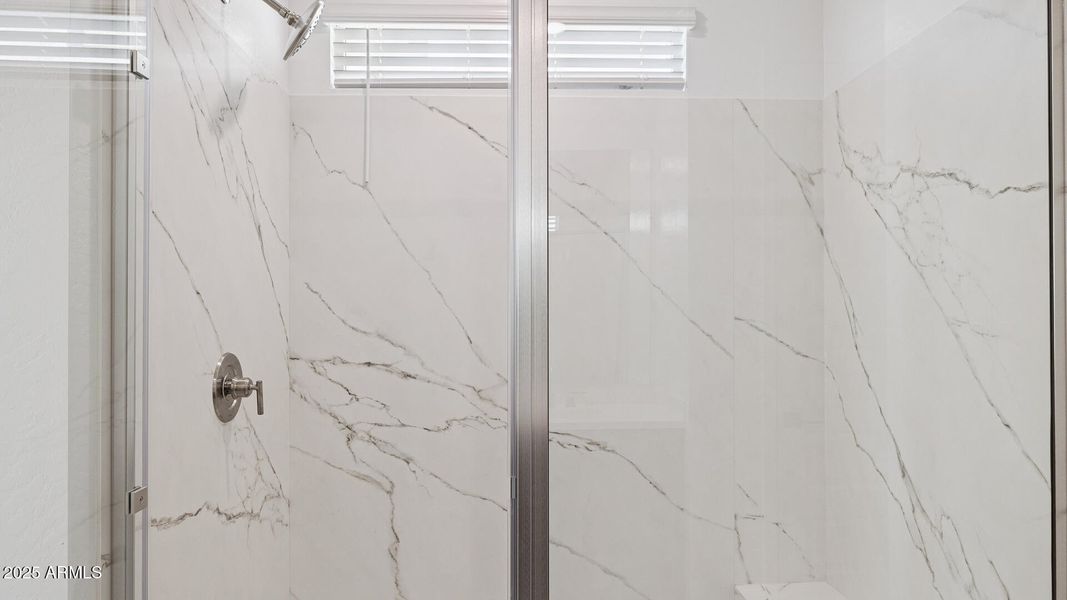 3985_Phoenician_Lot 2081_Aloravita_Peori 3985_Phoenician_Lot 2081_Aloravita_Peori