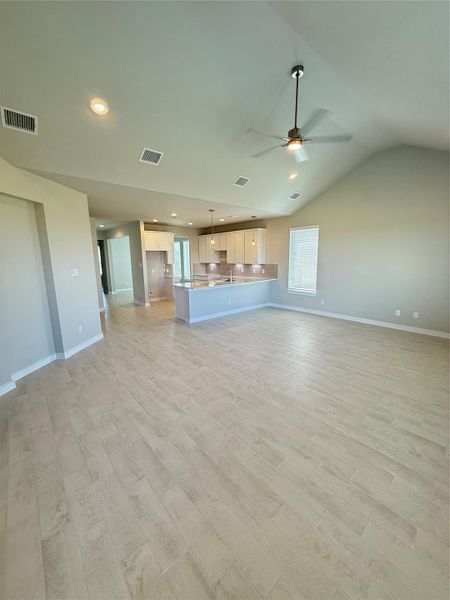 Spacious, unfurnished interior of a new home in Huntington Place, Rosharon (Image 22). Spacious, unfurnished interior of a new home in Huntington Place, Rosharon (Image 22).