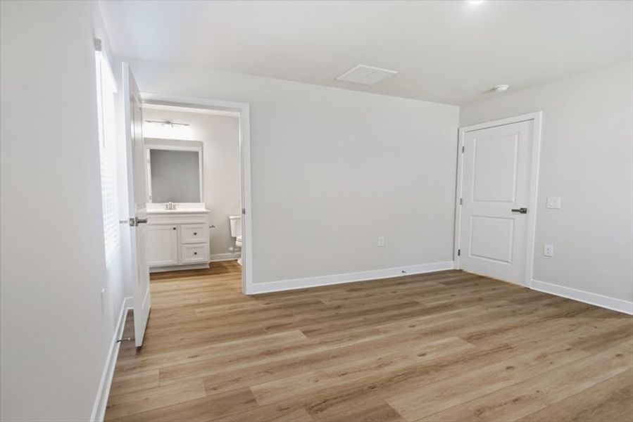 Spacious, unfurnished interior of a new home in Wren Woods Ranches, Gray Court (Image 20). Spacious, unfurnished interior of a new home in Wren Woods Ranches, Gray Court (Image 20).