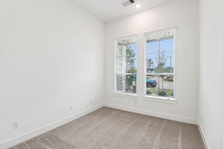 Spacious, unfurnished interior of a new home in Kresston 50's, Montgomery (Image 22).