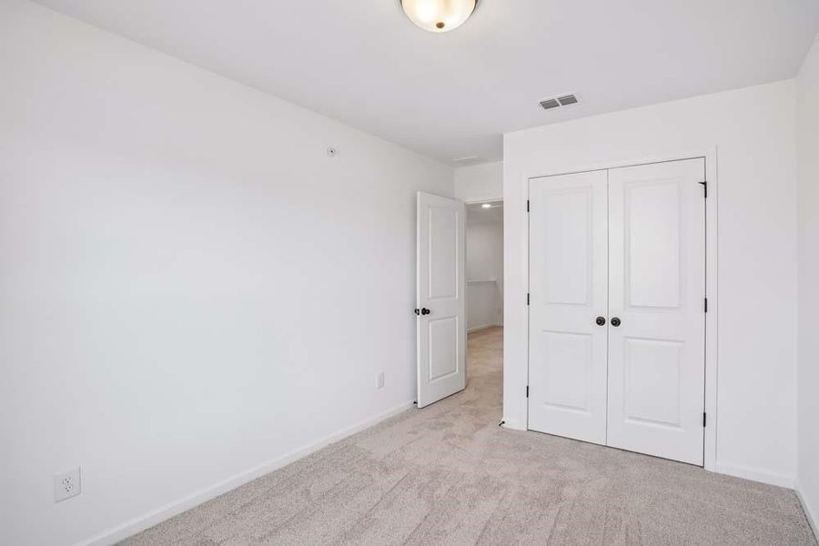 Spacious, unfurnished interior of a new home in Laurelwood, Douglasville (Image 23). Spacious, unfurnished interior of a new home in Laurelwood, Douglasville (Image 23).