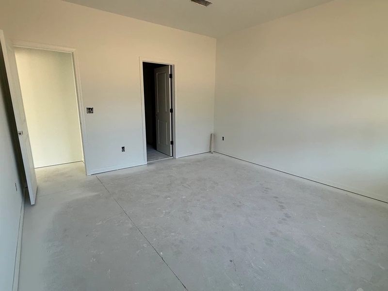 Bed 4 featuring the AW Collection® Harmony - Smooth surfaces and soft tones feel right at home.