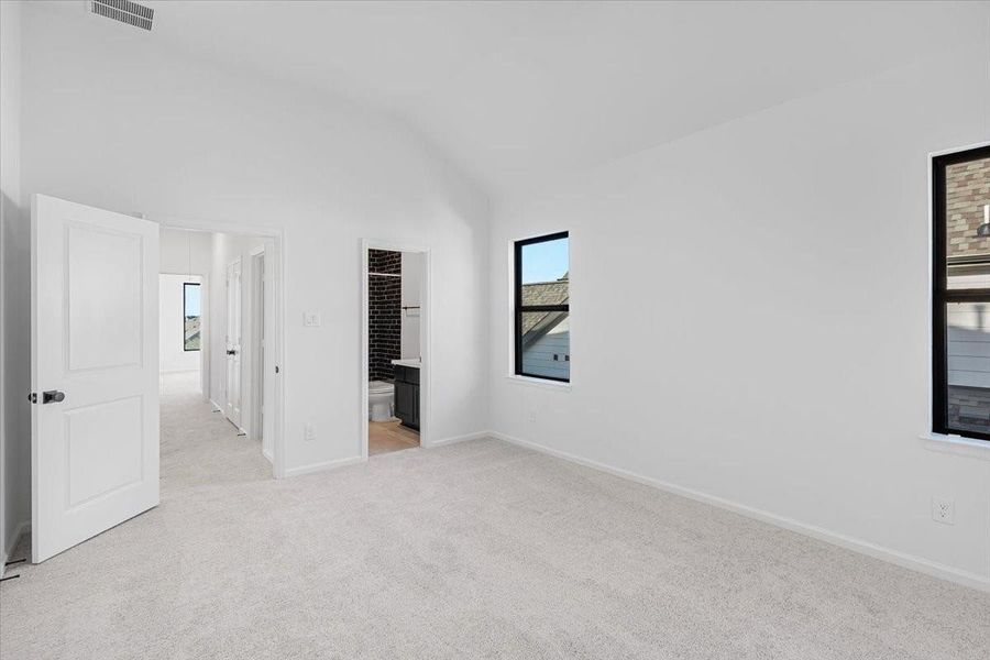 Spacious, unfurnished interior of a new home in Jordan Ranch 70′ Lots, Fulshear (Image 32). Spacious, unfurnished interior of a new home in Jordan Ranch 70′ Lots, Fulshear (Image 32).