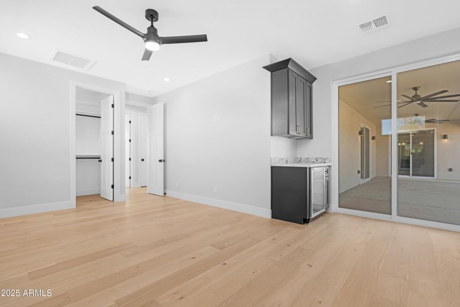 Live in suite 1 Live in suite 1