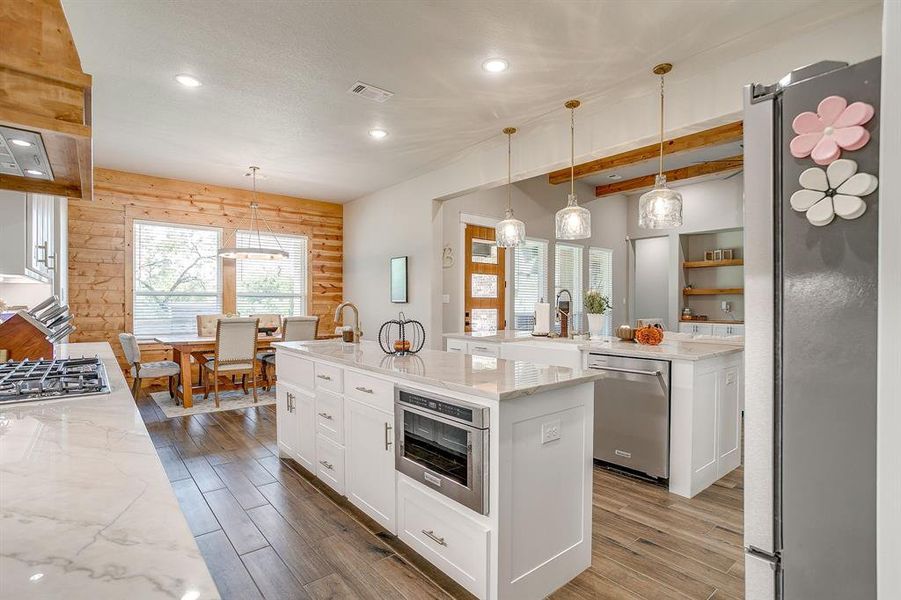 Furnished interior view inside a new home in , Weatherford (Image 12).