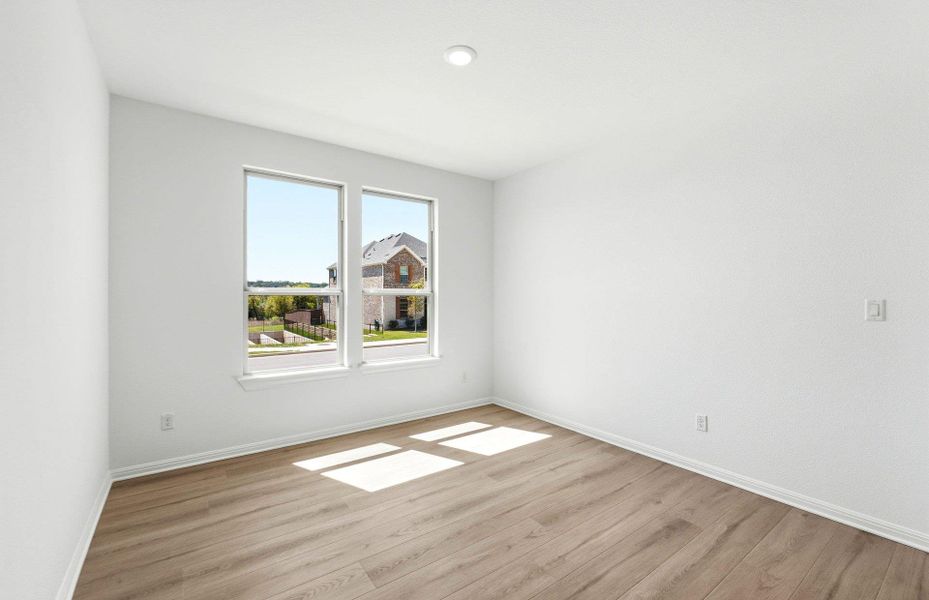 Spacious, unfurnished interior of a new home in Crescent Bluff, Georgetown (Image 32). Spacious, unfurnished interior of a new home in Crescent Bluff, Georgetown (Image 32).