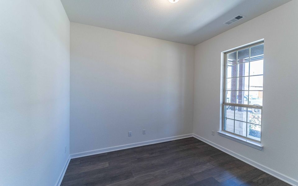 Spacious, unfurnished interior of a new home in Sonoma Verde, Rockwall (Image 19).