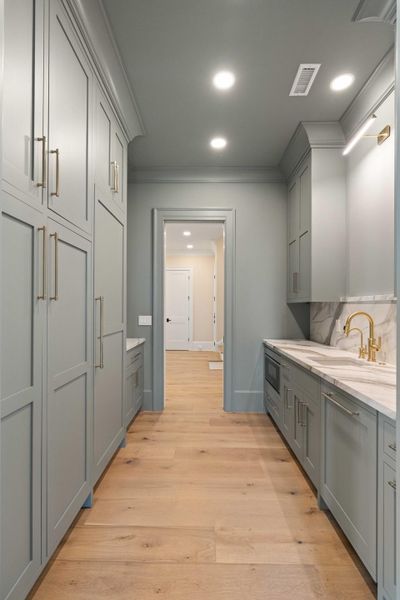 Furnished interior view inside a new home in , Ravenel (Image 12).