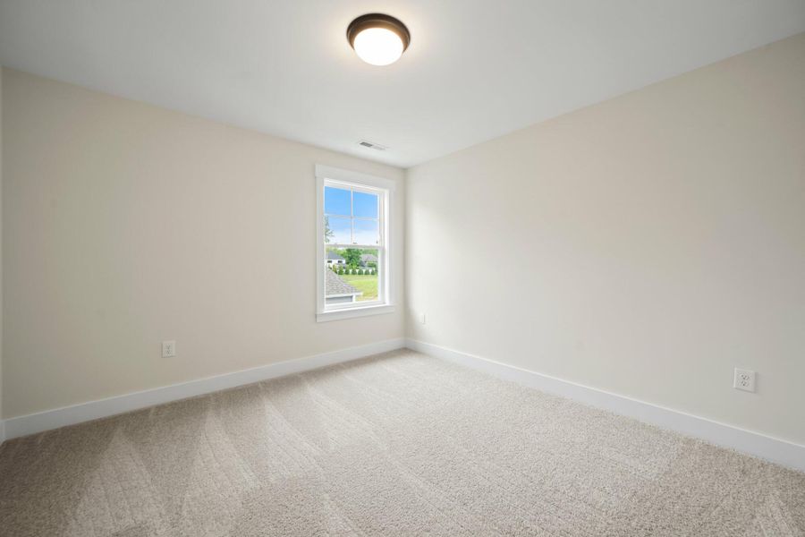 Spacious, unfurnished interior of a new home in Harbor Crossing, Greensboro (Image 17).