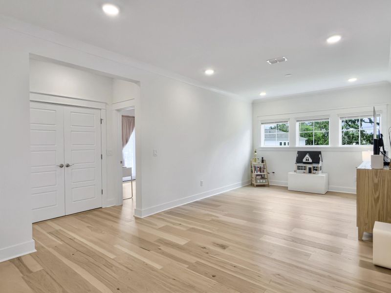 Spacious, unfurnished interior of a new home in Liberty Hill Farm, Mount Pleasant (Image 61).