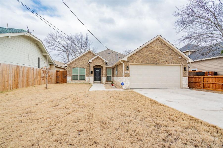 Exterior details and patio area of a home in , Dallas (Image 22).