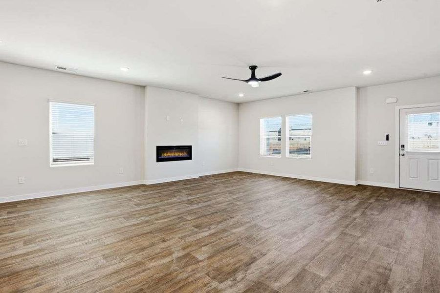 Spacious, unfurnished interior of a new home in Southern Hills, McDonough (Image 10).