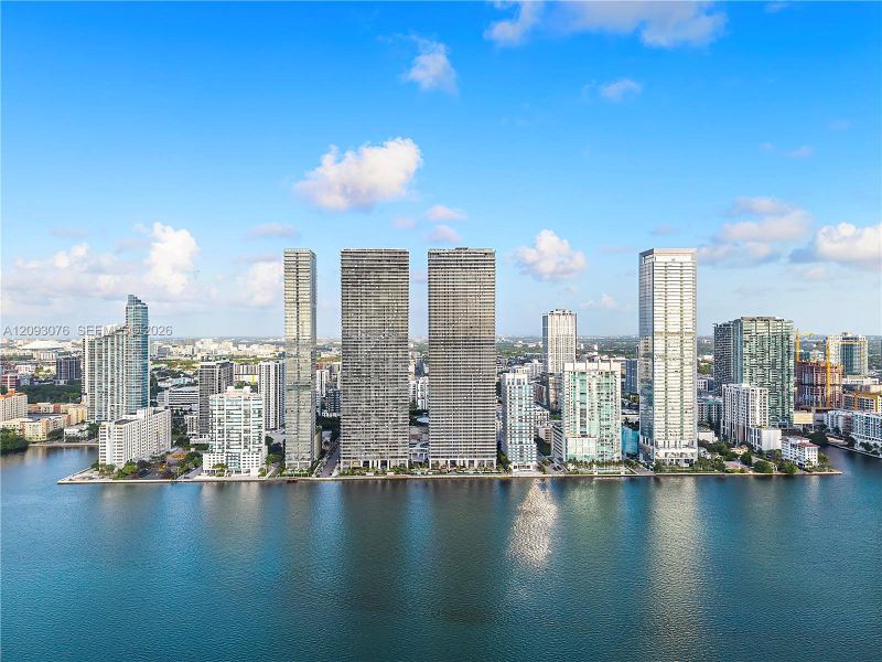 Condo located in Miami, FL showcasing its design and architecture (Image 35).
