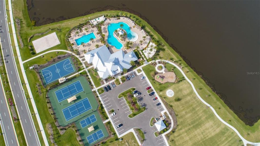 Community amenities in , Apollo Beach (Image 71).