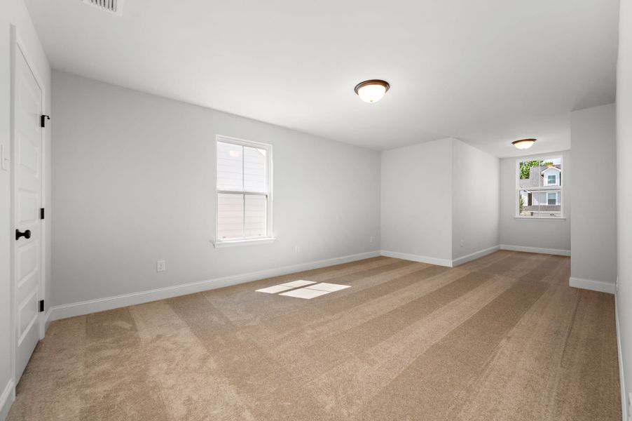 Spacious, unfurnished interior of a new home in Saddlebrook, Murfreesboro (Image 46).