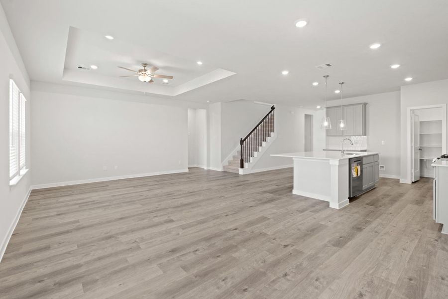 Spacious, unfurnished interior of a new home in Sunterra Lakes, Brookshire (Image 17).