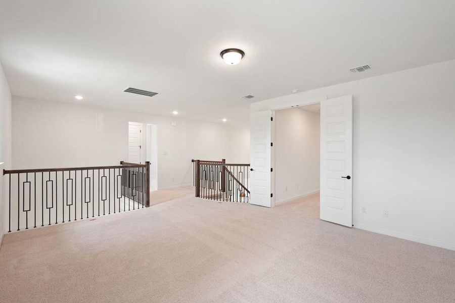 Spacious, unfurnished interior of a new home in Wolf Ranch, Georgetown (Image 26).