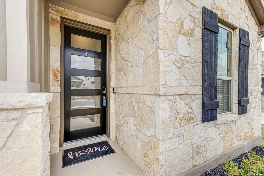 Exterior details and patio area of a home in Remington Ranch, San Antonio (Image 22).