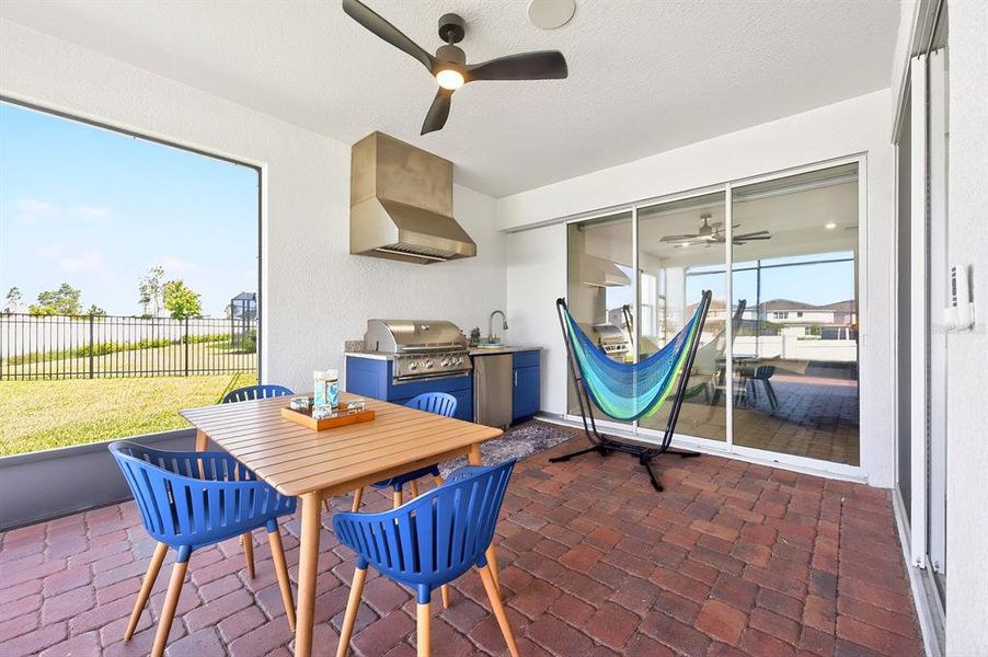 Exterior details and patio area of a home in , Winter Garden (Image 23).