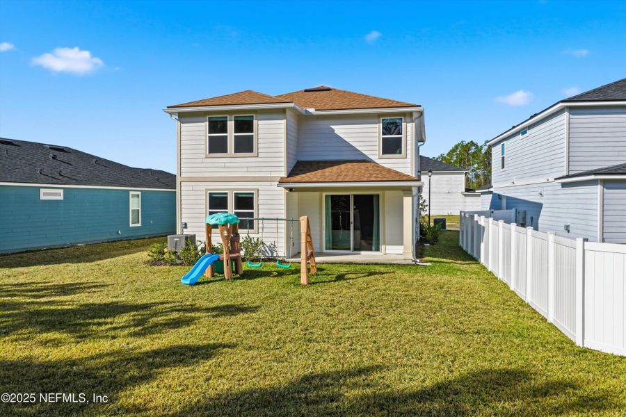 Exterior details and patio area of a home in , Middleburg (Image 3).