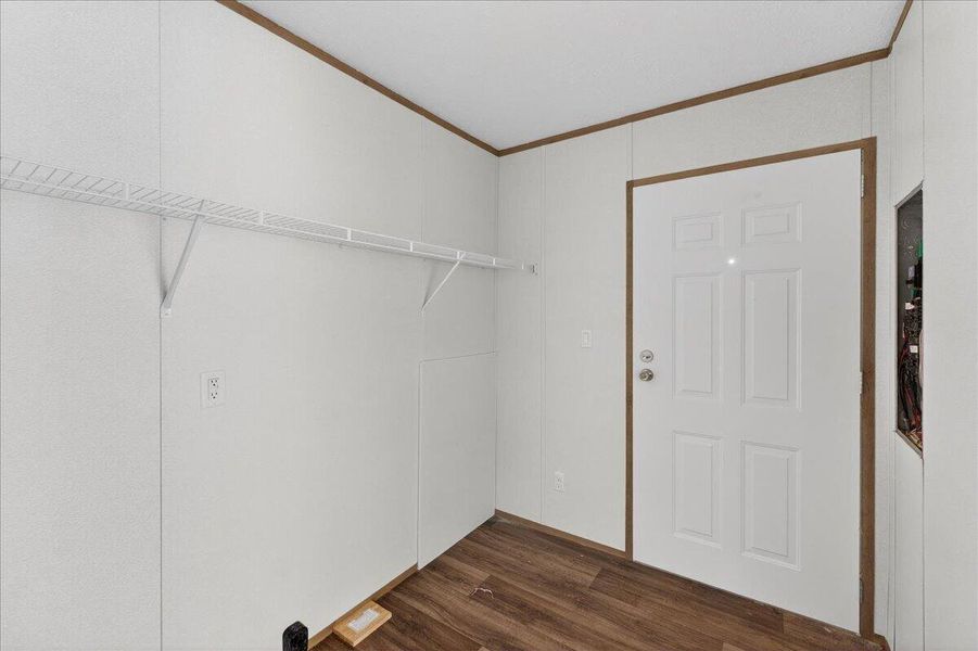 Spacious, unfurnished interior of a new home in , Walterboro (Image 29).