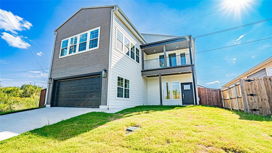 Front exterior of a new home in , Granbury, TX, highlighting curb appeal (Image 24). Front exterior of a new home in , Granbury, TX, highlighting curb appeal (Image 24).