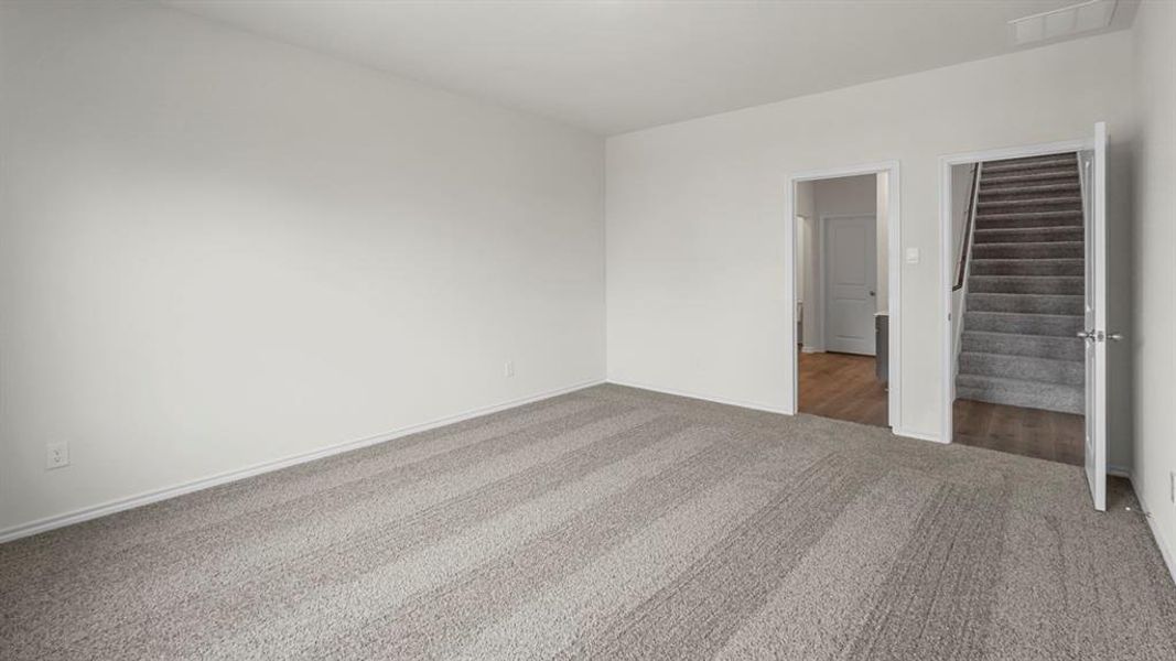 Spacious, unfurnished interior of a new home in Creekside Ranch, Blue Ridge (Image 13).