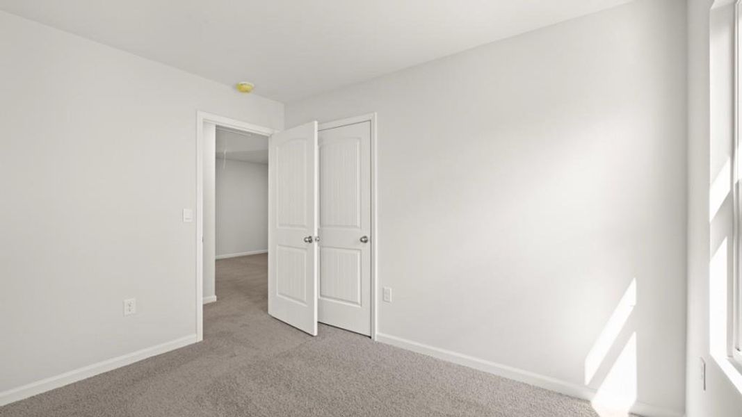 Spacious, unfurnished interior of a new home in Falcon Landing, Gainesville (Image 25).