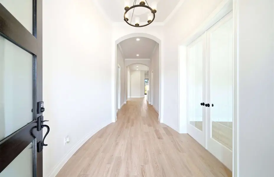 Spacious, unfurnished interior of a new home in The Highlands 55′, Porter (Image 20).