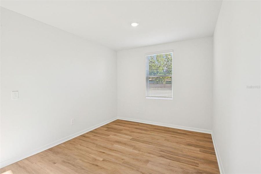 Spacious, unfurnished interior of a new home in Hilltop Vistas, Dade City (Image 31).