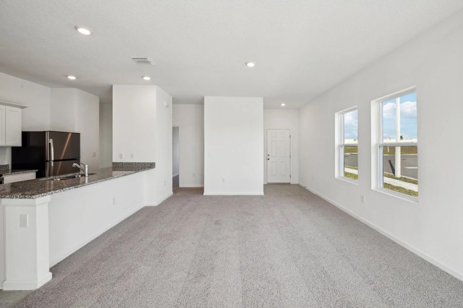 Representative unfurnished interior of a home built from the Larissa by Starlight Homes in Scenic Terrace, Lake Hamilton (Image 13).