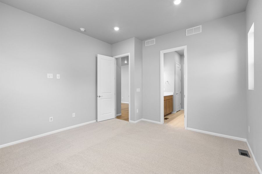 Spacious, unfurnished interior of a new home in The Manors Collection at Golden Overlook, Golden (Image 11).