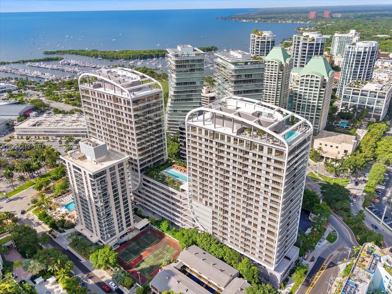 Condo located in Miami, FL showcasing its design and architecture (Image 4). Condo located in Miami, FL showcasing its design and architecture (Image 4).