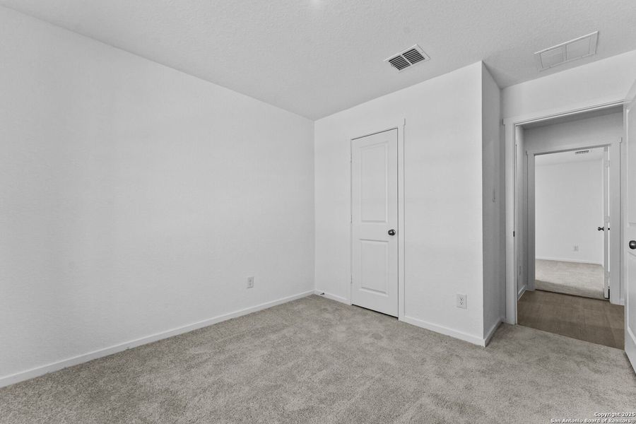 Spacious, unfurnished interior of a new home in Torian Village: Watermill Collection, San Antonio (Image 12).