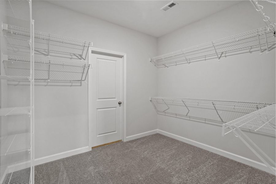 Spacious, unfurnished interior of a new home in , Summerville (Image 27).