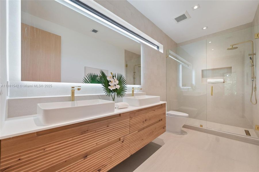 Furnished interior view inside a new home in , Miami (Image 32).